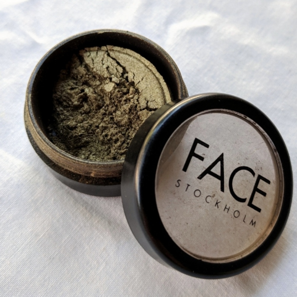 FACE Stockholm Vintage Eye Dust #3 Antiqued Gold